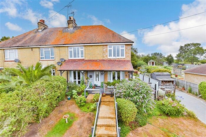 3 Bedroom End Terrace House For Sale In Motney Hill, Rainham, Kent, ME8
