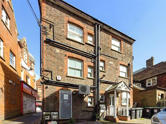 1 Bedroom Flat For Sale In Lamberts Yard, High Street, Tonbridge, Kent, TN9