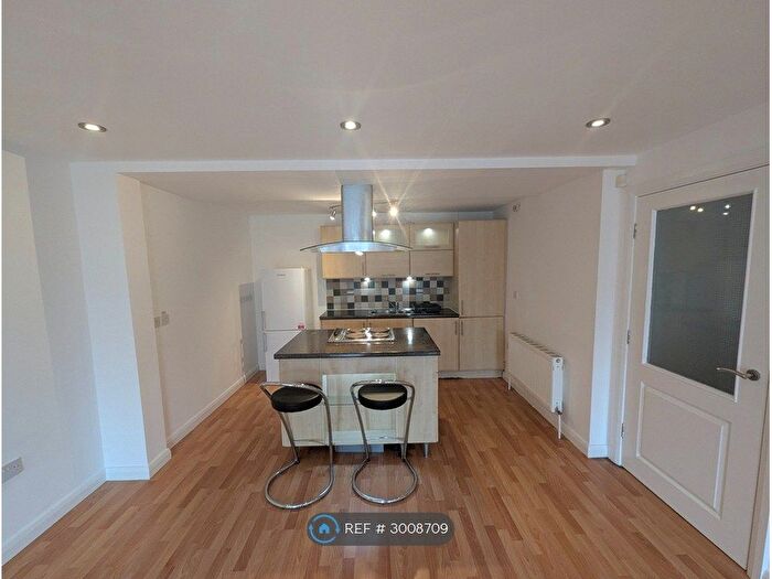 2 Bedroom Flat To Rent In Wellington Road, Manchester, M20