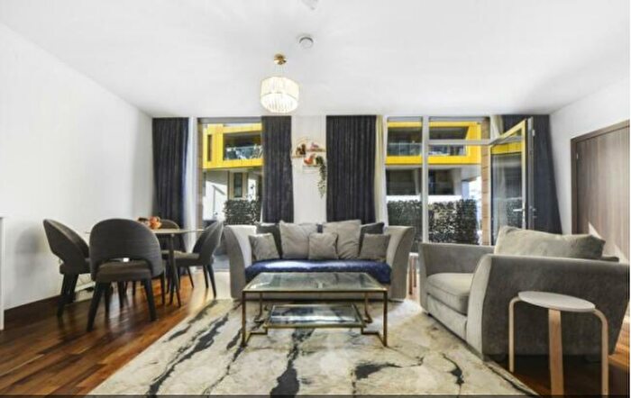 3 Bedroom Maisonette To Rent In Christchurch Way, Canary Wharf, SE10