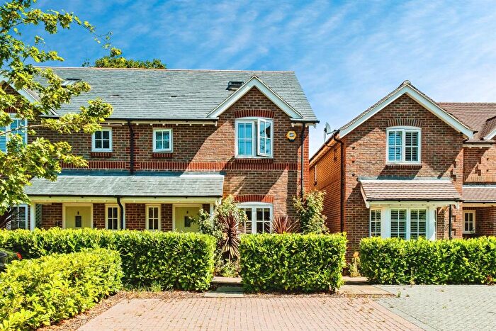 4 Bedroom Semi-Detached House For Sale In Long Furlong, Clapham, Worthing, BN13