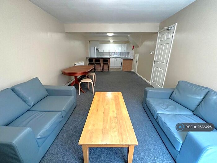 3 Bedroom Terraced House To Rent In Stokes Croft, Bristol, BS1