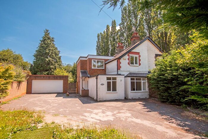4 Bedroom Semi-detached House For Sale In Queens Road, Bisley, GU24