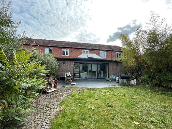 4 Bedroom Terraced House For Sale In Brownbaker Court, Milton Keynes, Buckinghamshire, MK14