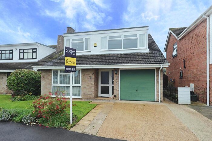 4 Bedroom Detached House For Sale In Fairacres, Ruislip, HA4