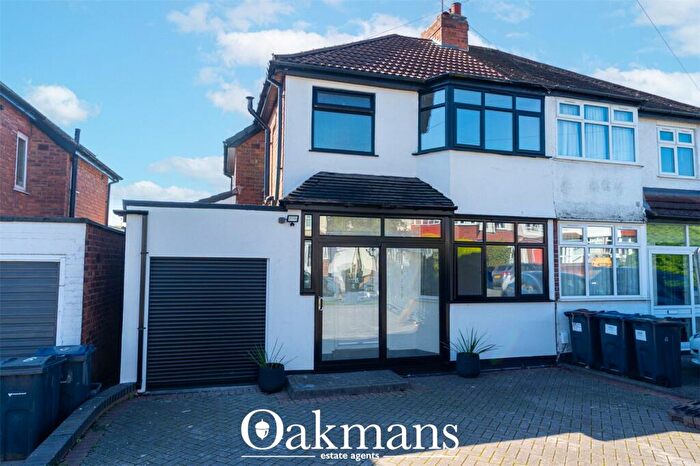 3 Bedroom Semi Detached House For Sale In Weymoor Road, Birmingham, West Midlands, B17