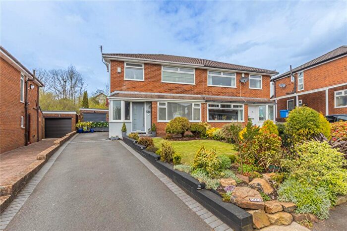 3 Bedroom Semi-Detached House For Sale In Greenvale, Bamford, Rochdale, OL11