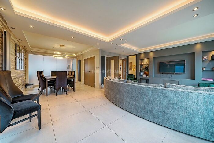 5 Bedroom Detached House For Sale In The Reddings, Mill Hill, NW7