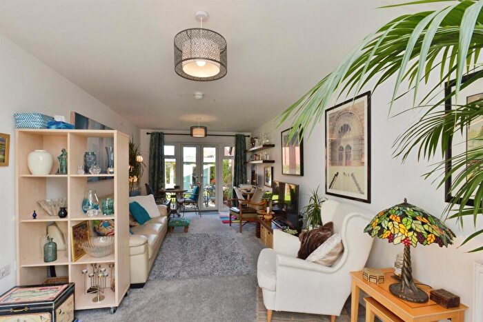 4 Bedroom Detached House For Sale In Montgomery Way, Glebe Farm, Milton Keynes, MK17