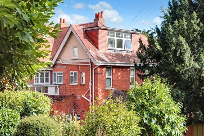 3 Bedroom Flat For Sale In Douglas Avenue, Exmouth, EX8