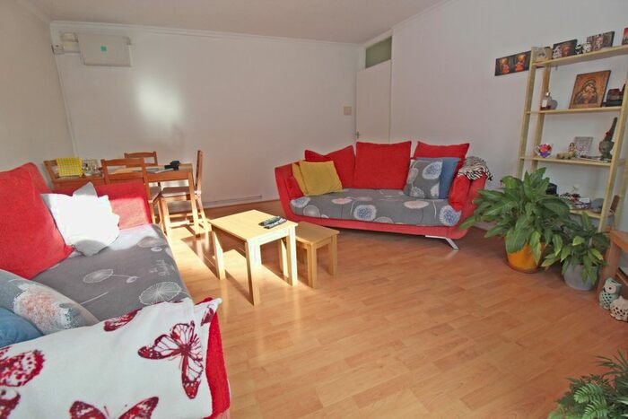 2 Bedroom Flat To Rent In St. James Road, Sutton, SM1