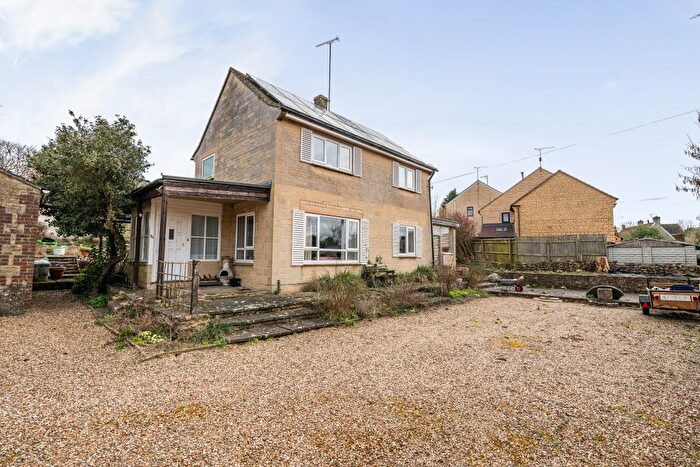 3 Bedroom Detached House For Sale In Trenchard Road, Stanton Fitzwarren, SN6