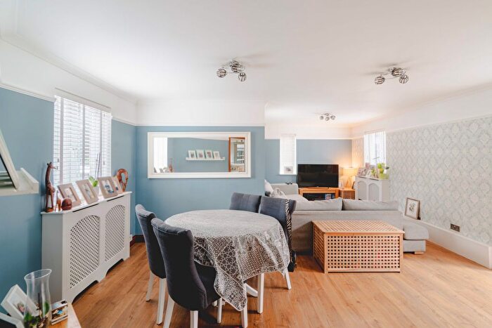 3 Bedroom End Terrace House For Sale In Morley Road, Staple Hill, BS16