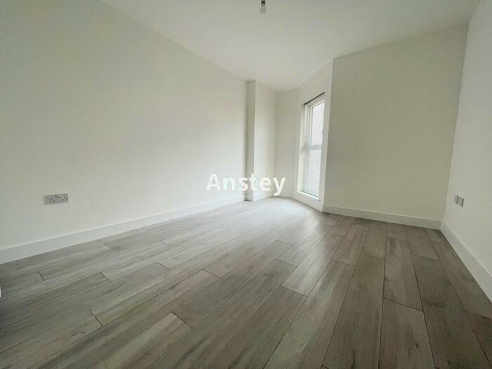 3 Bedroom Flat To Rent In Portswood Road, Southampton, SO17