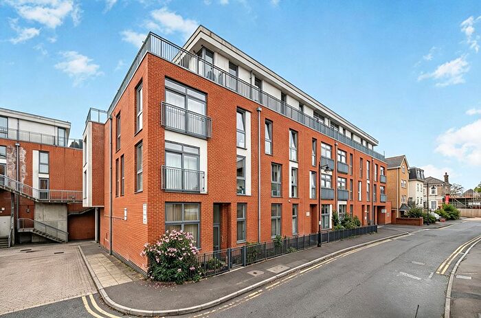 2 Bedroom Flat For Sale In Fox Lane North, Chertsey, KT16