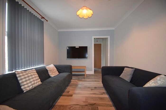 6 Bedroom House To Rent In Glenroy Street, Roath, CF24