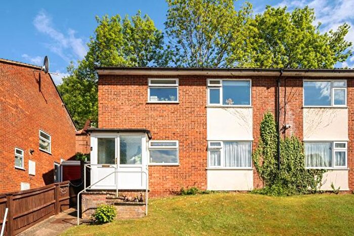 2 Bedroom Maisonette For Sale In Milldun Way, High Wycombe, HP12