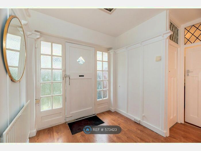 4 Bedroom Semi-Detached House To Rent In Bushey Road, Croydon, CR0