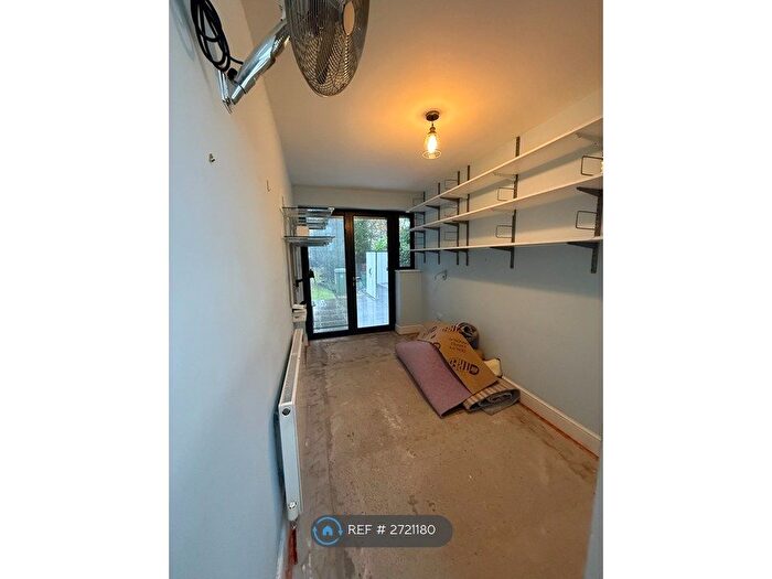 1 Bedroom Flat To Rent In Harford Drive, Watford, WD17