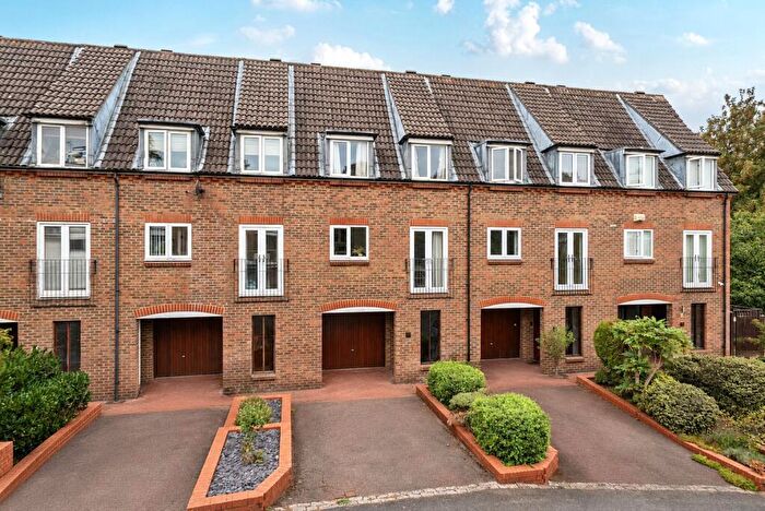 4 Bedroom Terraced House For Sale In Beechcroft Manor, Weybridge, KT13