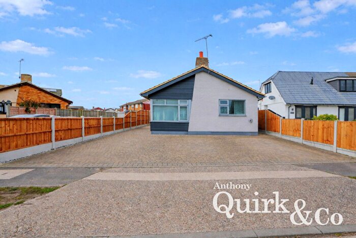 3 Bedroom Detached Bungalow For Sale In Meadway, Canvey Island, SS8