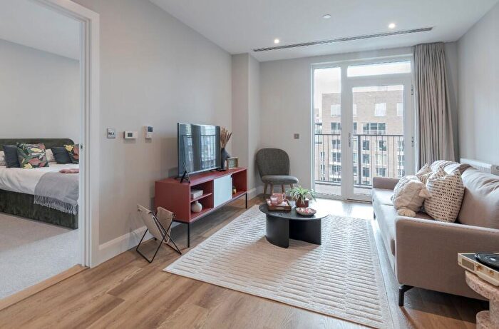 1 Bedroom Apartment To Rent In Moat Street, London, SW11