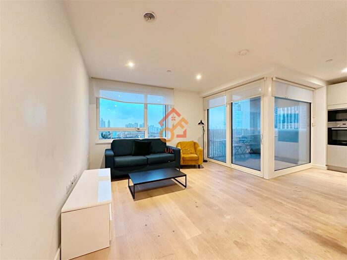 2 Bedroom Flat To Rent In Walton Heights, Walworth Road, London, SE17