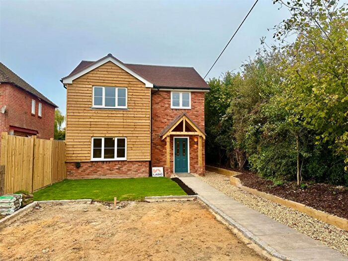3 Bedroom Detached House For Sale In Thurstons Estate, Binsted, Alton, GU34