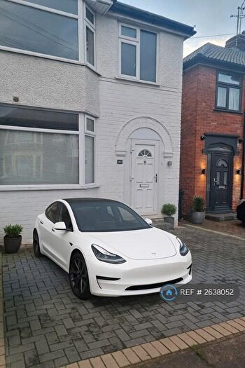 4 Bedroom Semi-Detached House To Rent In The Martyrs Close, Coventry, CV3