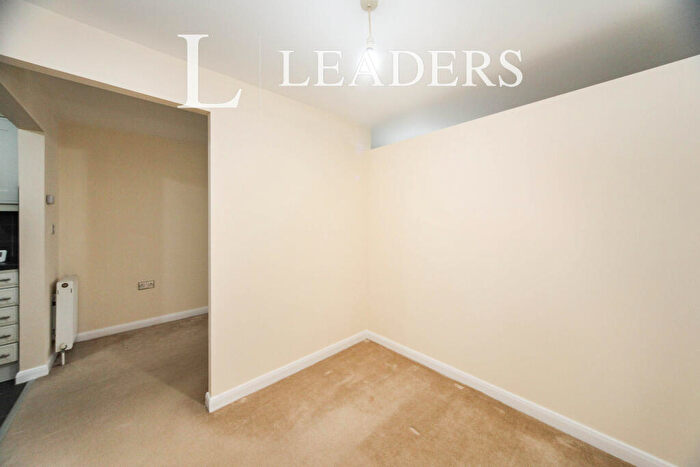 1 Bedroom Flat To Rent In Hudson Court -, LU6