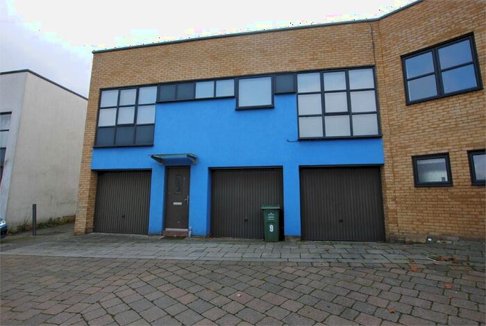 2 Bedroom Coach House For Sale In Courtyard Mews, Greenhithe, Kent, DA9