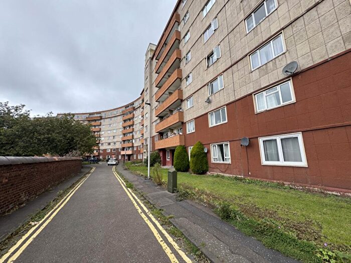 3 Bedroom Flat For Sale In Westfield Court, Edinburgh, EH11