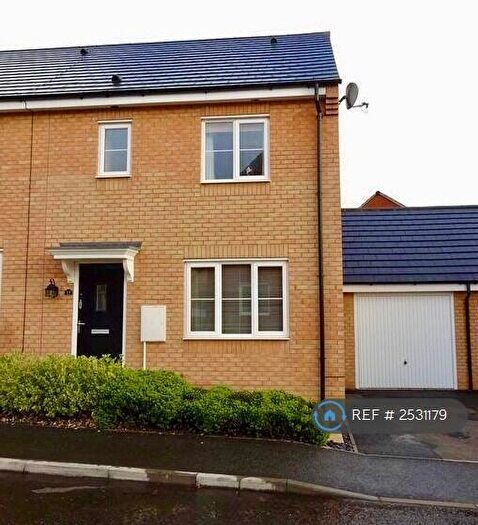 3 Bedroom Semi-Detached House To Rent In Norwich, Norwich, NR8