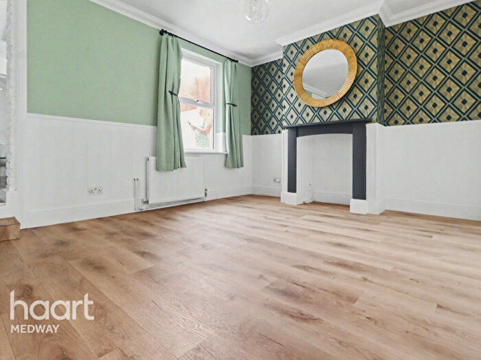 2 Bedroom Terraced House To Rent In Montfort Road, Rochester, ME2