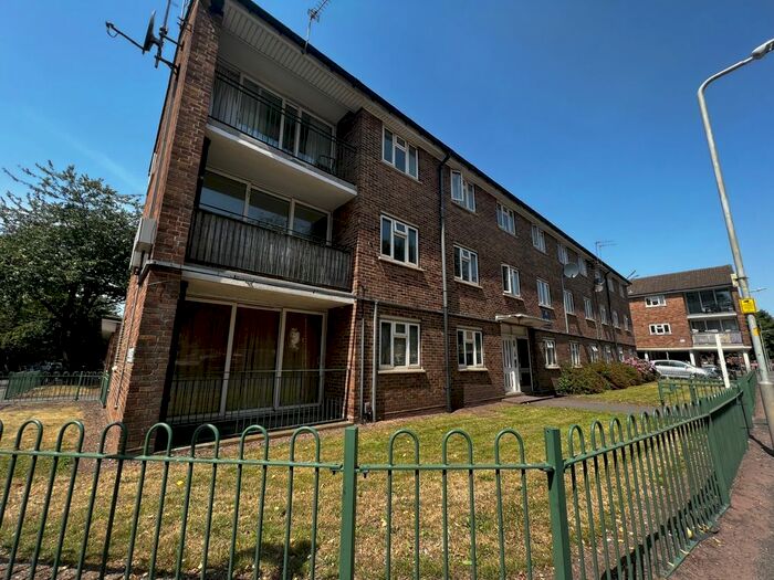 2 Bedroom Maisonette To Rent In Graiseley Street, Wolverhampton, WV3