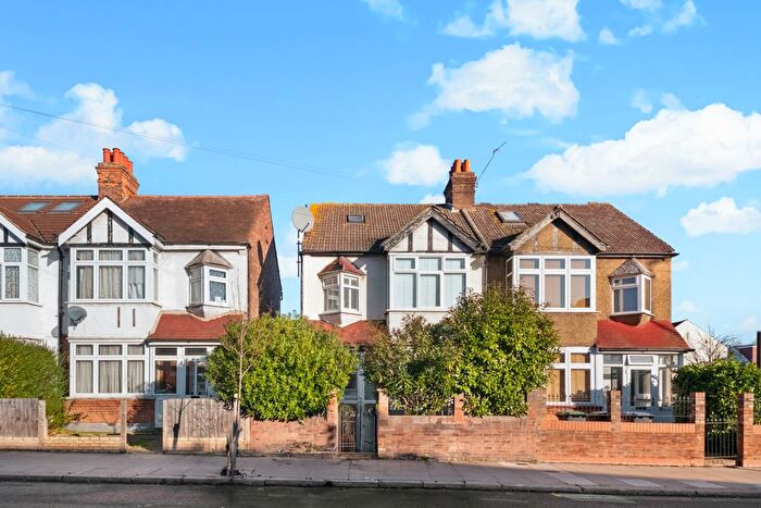 4 Bedroom Terraced House To Rent In Southbury Road, Enfield, EN1