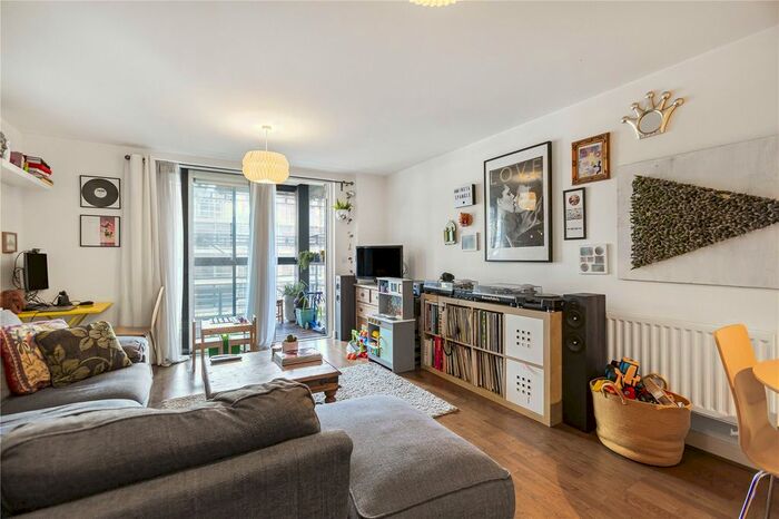 1 Bedroom Flat To Rent In Dalston Square, London, E8