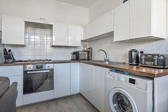 1 Bedroom Flat For Sale In Kingswood Road, Sydenham, SE20