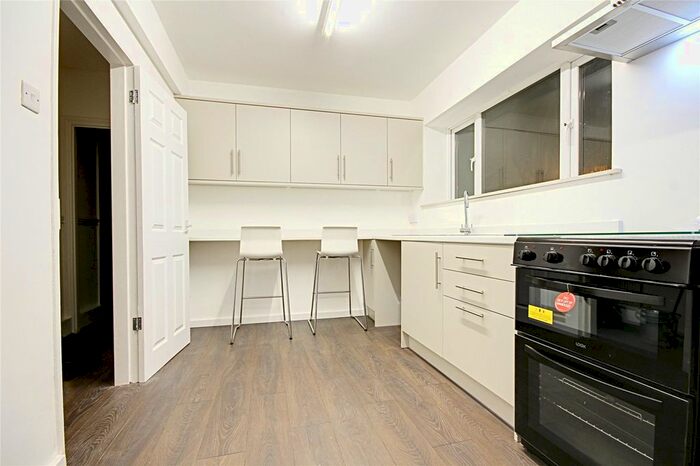 3 Bedroom Flat To Rent In Heaths Close, Enfield, EN1