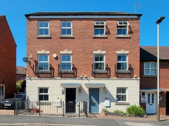 3 Bedroom Semi-Detached House To Rent In Pickhill Road, Leicester, LE5