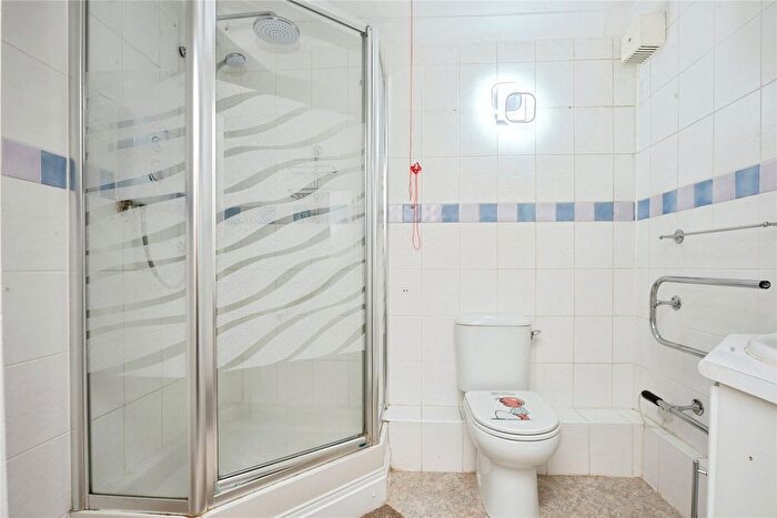 1 Bedroom Flat For Sale In Homehayes House, Westfield Park, HA5
