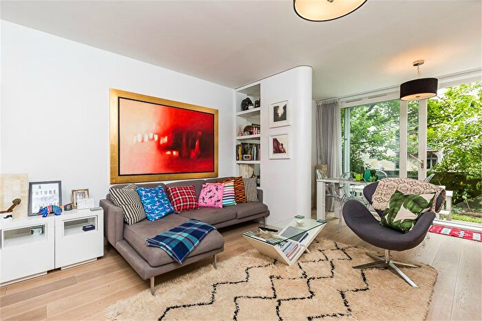 3 Bedroom Flat To Rent In Wharf Road, Shoreditch, N1