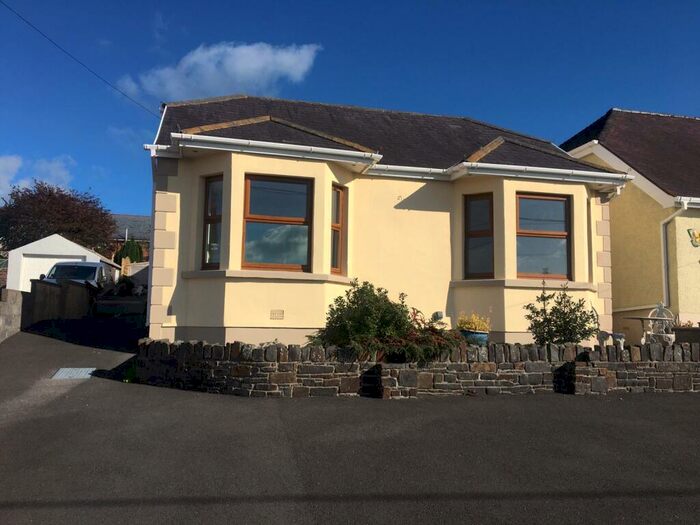 2 Bedroom Bungalow To Rent In Heol Treventy, Cefneithin, SA14