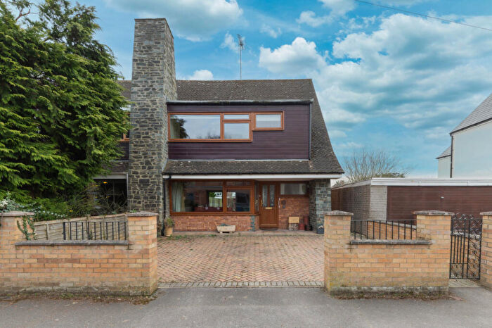 4 Bedroom Semi-Detached House For Sale In Elmthorpe Road, Wolvercote, OX2