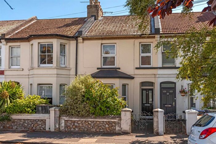 1 Bedroom Flat For Sale In Queen Street, Worthing, BN14