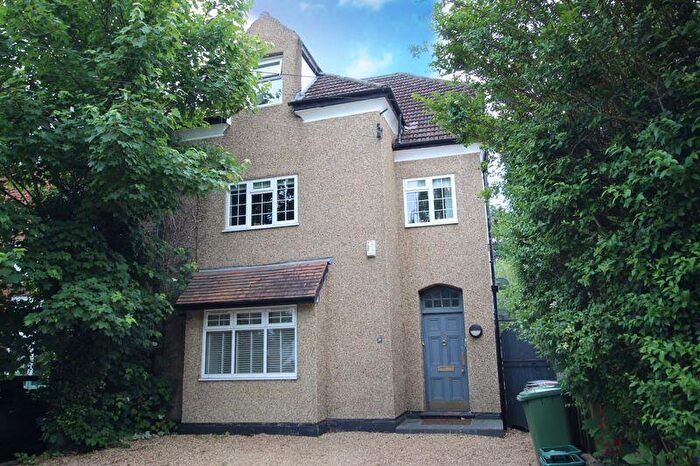 1 Bedroom Flat For Sale In Worple Road, Epsom, KT18
