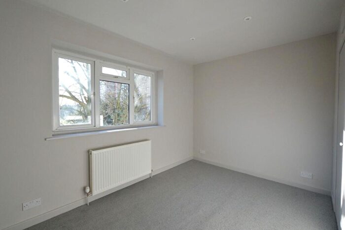 3 Bedroom Flat To Rent In Guyscliff Road, London, SE13