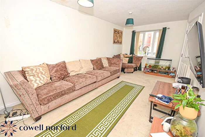 3 Bedroom Terraced House For Sale In Rosebay Close, Royton, Oldham, OL2