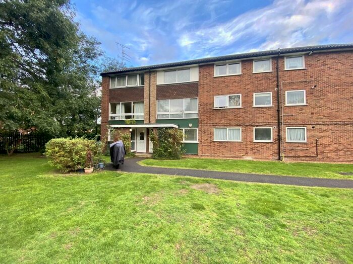 2 Bedroom Maisonette To Rent In Compton Road, Hayes, UB3