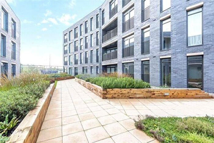 2 Bedroom Flat To Rent In Willow Court, Barton Fields Road, Oxford, OX3